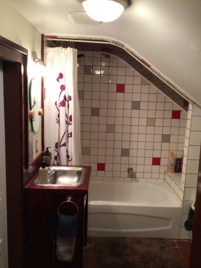 Nisku Guest House Eksteriør billede